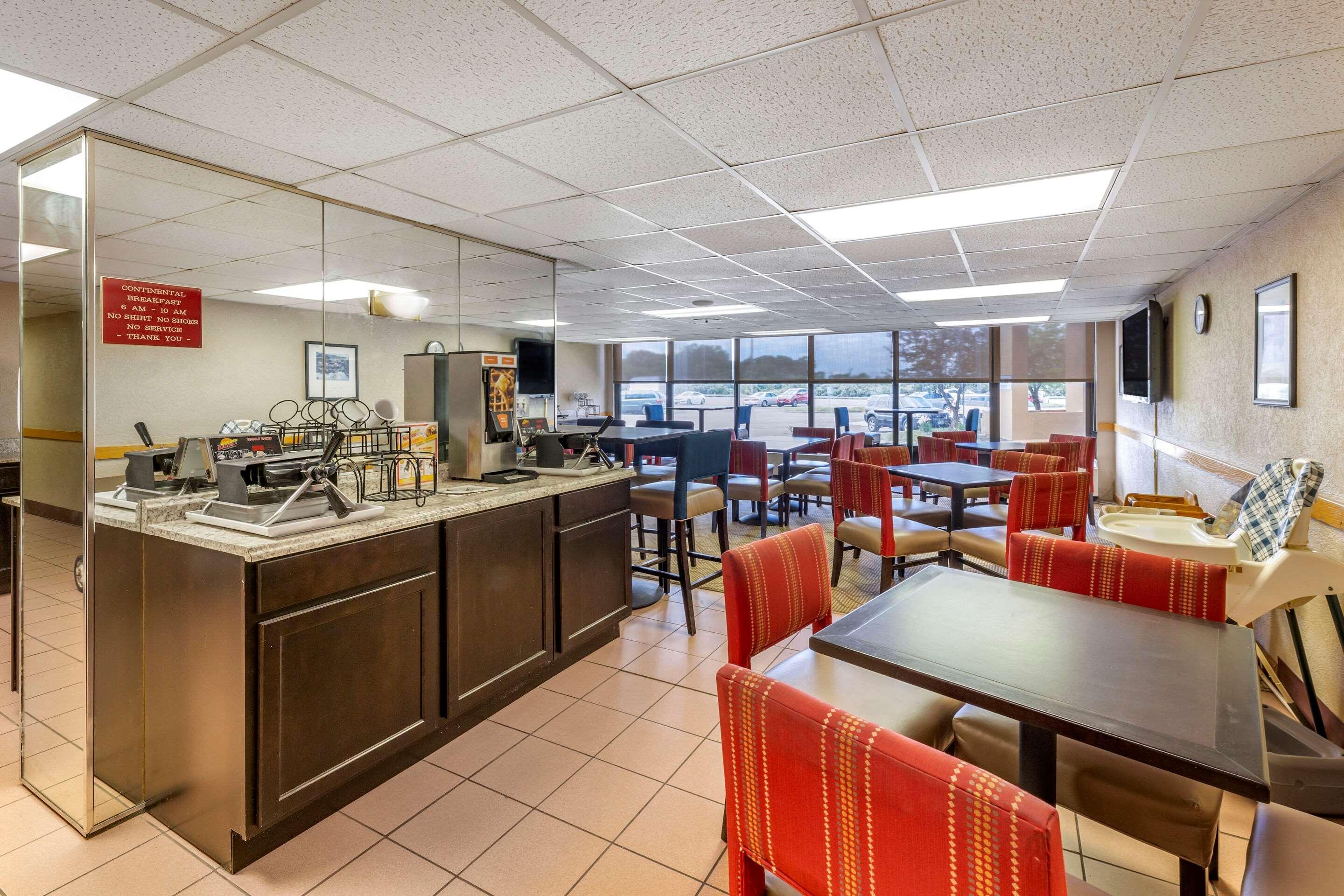 Comfort Inn Alliance Buitenkant foto