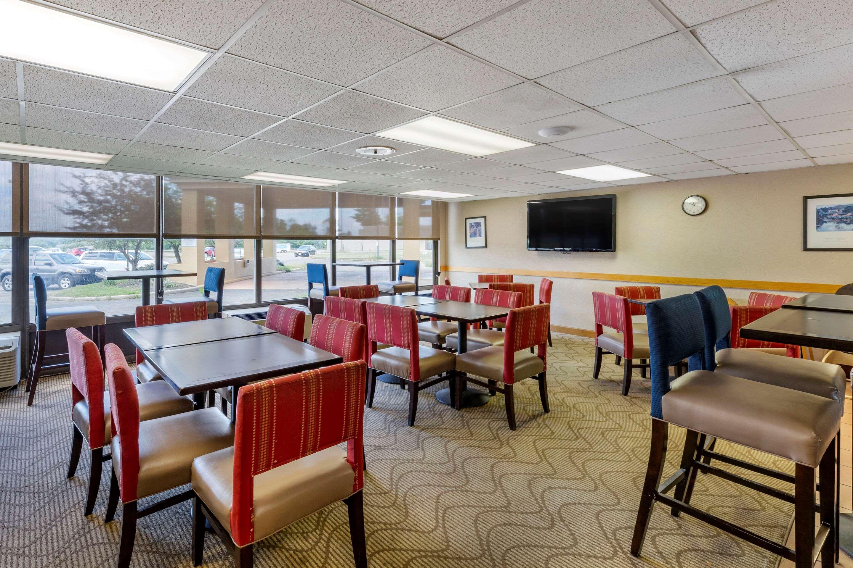 Comfort Inn Alliance Buitenkant foto